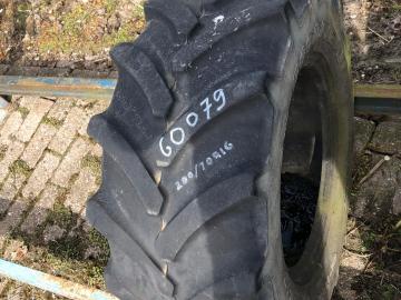 Good Year 280/70R16 banden