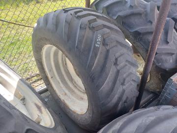 Trelleborg 400/55-22.5 banden