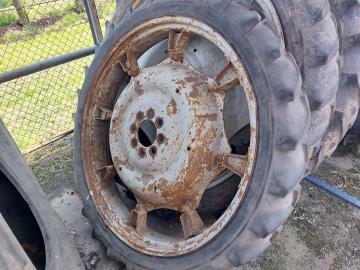 Michelin 8.3-44 banden