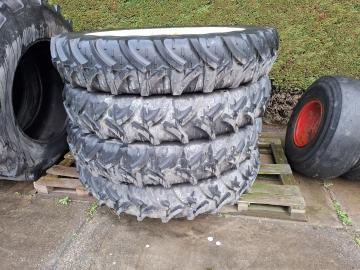 Kleber 300/95R46 banden
