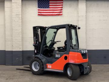 Nieuwe Toyota 2-tons veldheftruck afgeleverd