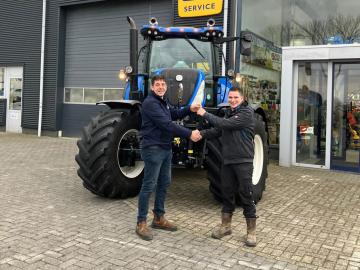New Holland T7.245 voor Robert Blok